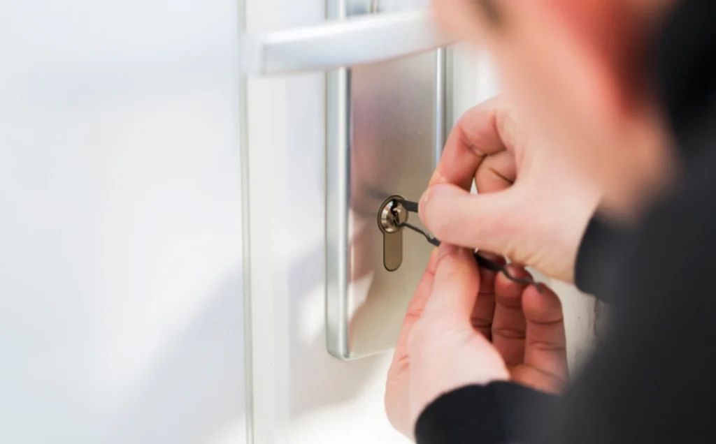 Apertura porte bloccate Biella 247 urgente